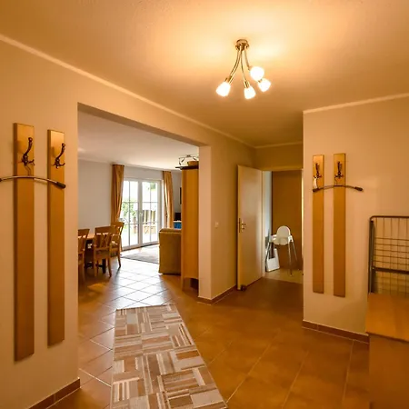 Boddenblick Im Eg - Mit Blick Auf Den Breetzer Bodden * Vieregge