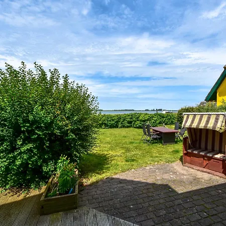 Boddenblick Im Eg - Mit Blick Auf Den Breetzer Bodden *